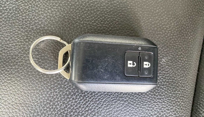 2019 Maruti XL6 ALPHA AT, Petrol, Automatic, 99,804 km, Key Close Up