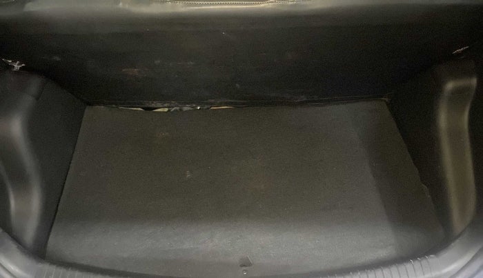 2015 Hyundai Grand i10 SPORTZ 1.2 KAPPA VTVT, Petrol, Manual, 31,037 km, Boot Inside