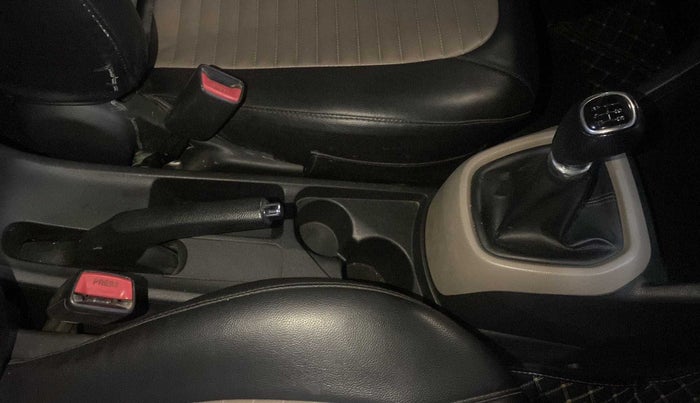 2015 Hyundai Grand i10 SPORTZ 1.2 KAPPA VTVT, Petrol, Manual, 31,037 km, Gear Lever