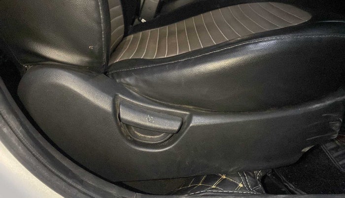 2015 Hyundai Grand i10 SPORTZ 1.2 KAPPA VTVT, Petrol, Manual, 31,037 km, Driver Side Adjustment Panel