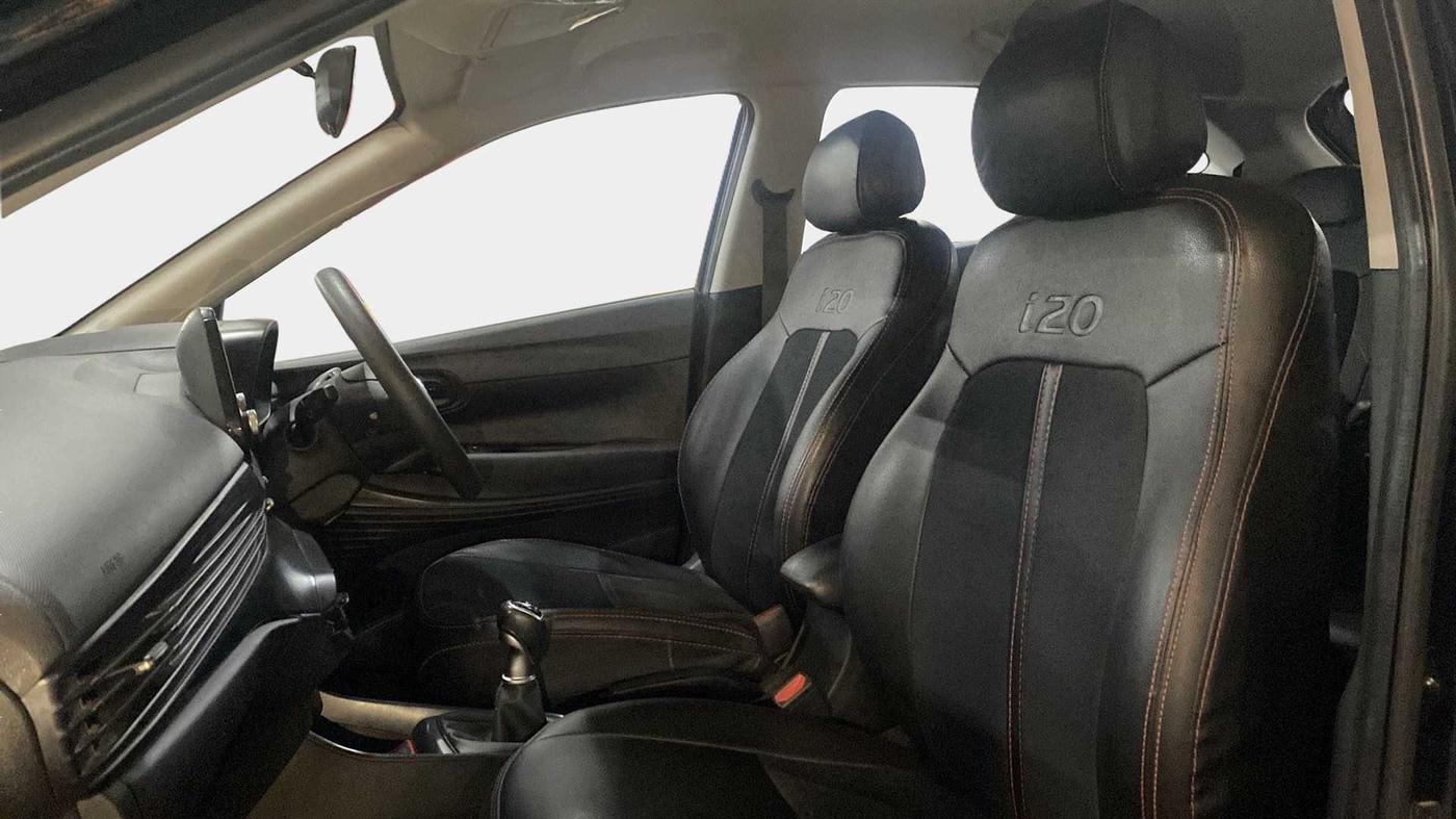 2022 Hyundai NEW I20 SPORTZ 1.5 MT, Diesel, Manual, 19,993 km, Right Side Front Door Cabin