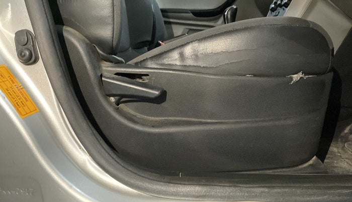 2016 Tata Tiago XM PETROL, Petrol, Manual, 67,934 km, Driver Side Adjustment Panel