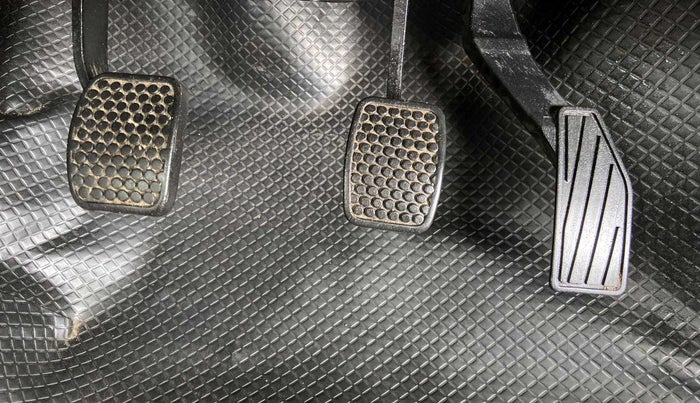 2015 Maruti Alto K10 VXI, Petrol, Manual, 56,074 km, Pedals