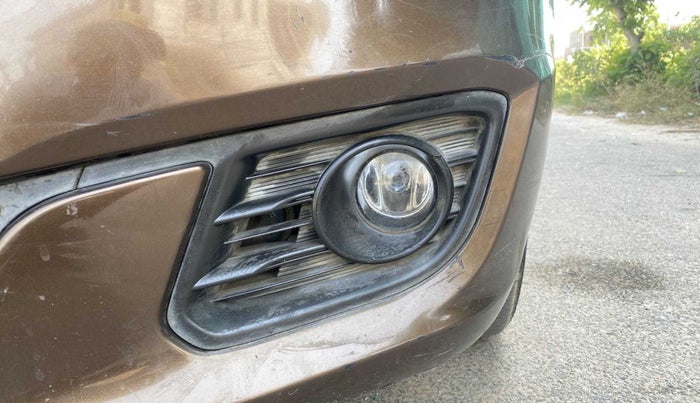 2015 Maruti Ciaz VXI+, Petrol, Manual, 99,741 km, Left fog light - Not working