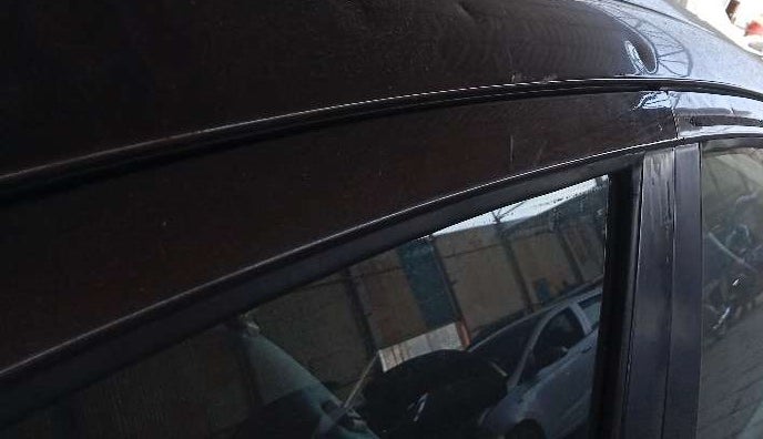 2015 Maruti Ciaz VXI+, Petrol, Manual, 99,741 km, Left B pillar - Slightly dented