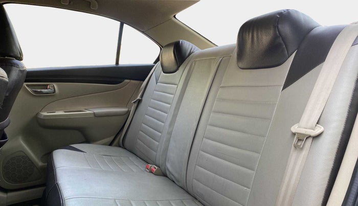 2015 Maruti Ciaz VXI+, Petrol, Manual, 99,741 km, Right Side Rear Door Cabin