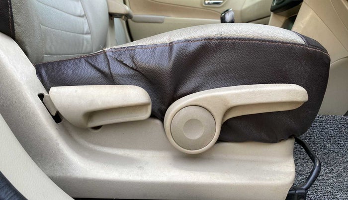 2015 Maruti Ciaz VXI+, Petrol, Manual, 99,741 km, Driver Side Adjustment Panel