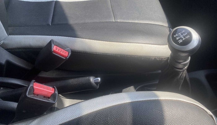 2015 Maruti Wagon R 1.0 VXI, Petrol, Manual, 28,131 km, Gear Lever