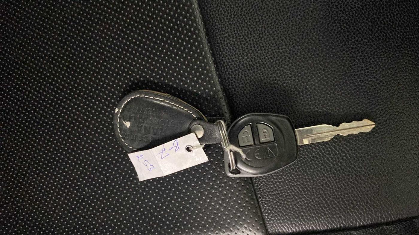 2020 Maruti S PRESSO VXI (O) CNG, CNG, Manual, 13,421 km, Key Close Up