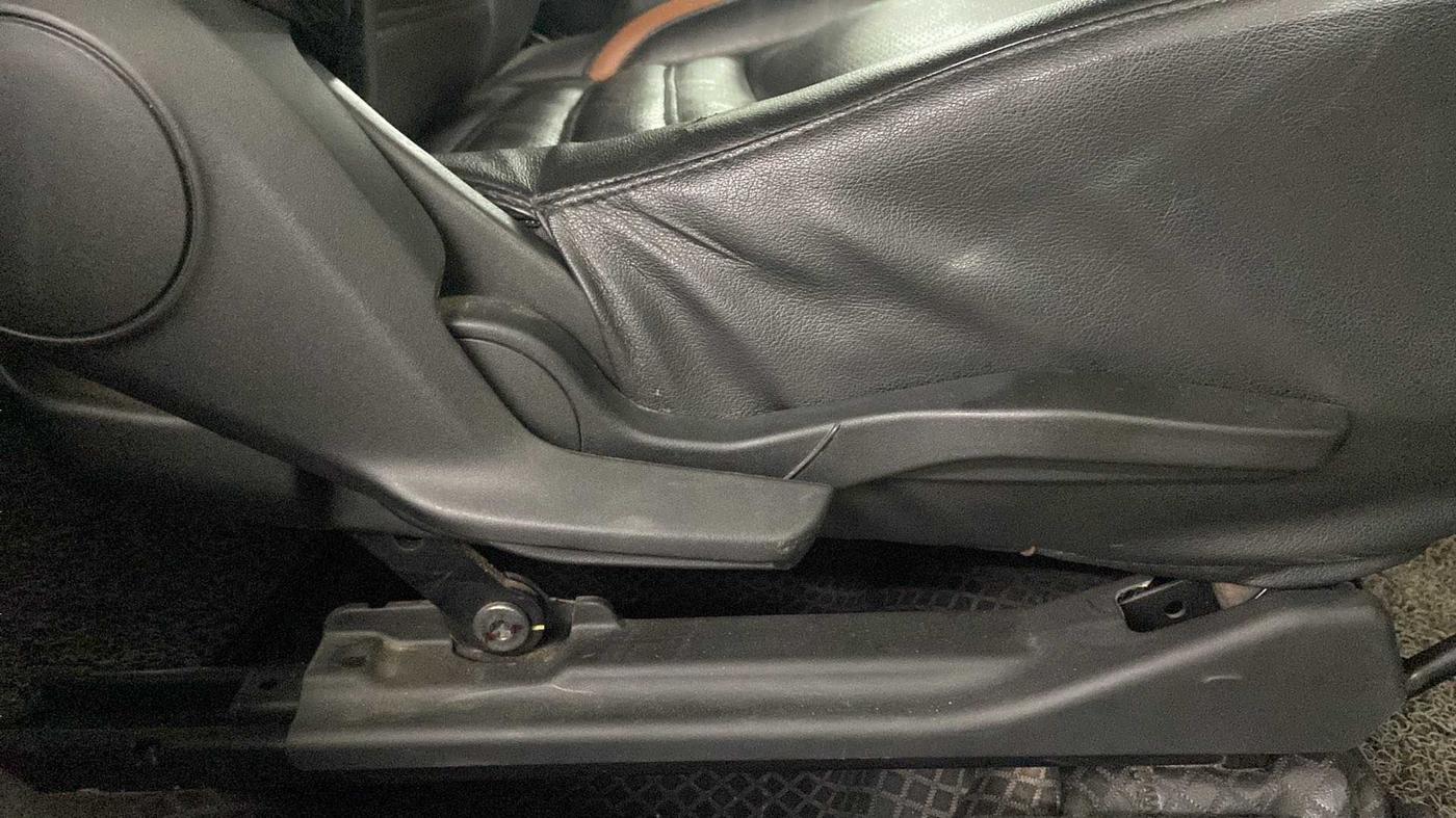 2019 Toyota Glanza V CVT, Petrol, Automatic, 27,336 km, Driver Side Adjustment Panel