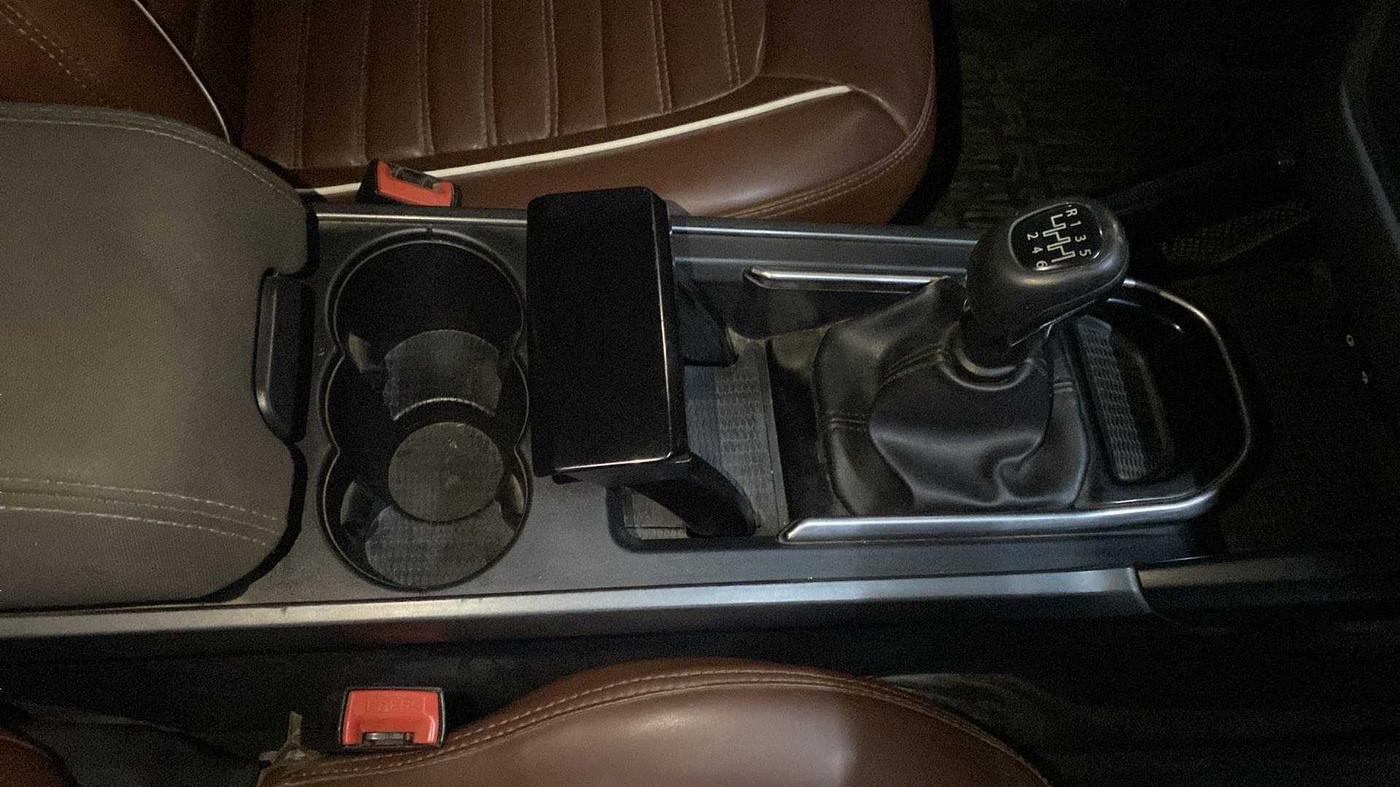 2021 Tata Harrier XT PLUS 2.0L KRYOTEC DARK EDITON, Diesel, Manual, 70,883 km, Gear Lever