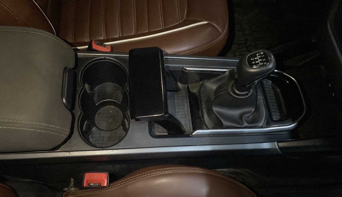 2021 Tata Harrier XT PLUS 2.0L KRYOTEC DARK EDITON, Diesel, Manual, 70,883 km, Gear Lever