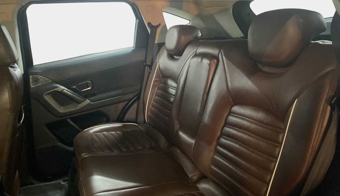 2021 Tata Harrier XT PLUS 2.0L KRYOTEC DARK EDITON, Diesel, Manual, 70,883 km, Right Side Rear Door Cabin