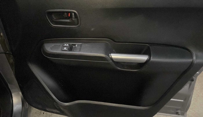 2022 Maruti IGNIS SIGMA 1.2, Petrol, Manual, 6,019 km, Driver Side Door Panels Control