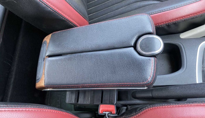 2021 Nissan MAGNITE XV MT, Petrol, Manual, 20,388 km, Driver seat - Armrest has minor damage