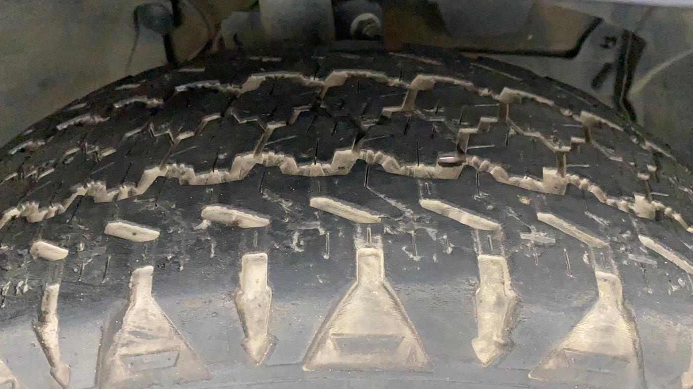 2014 Renault Duster 85 PS RXL DIESEL, Diesel, Manual, 91,671 km, Right Front Tyre Tread