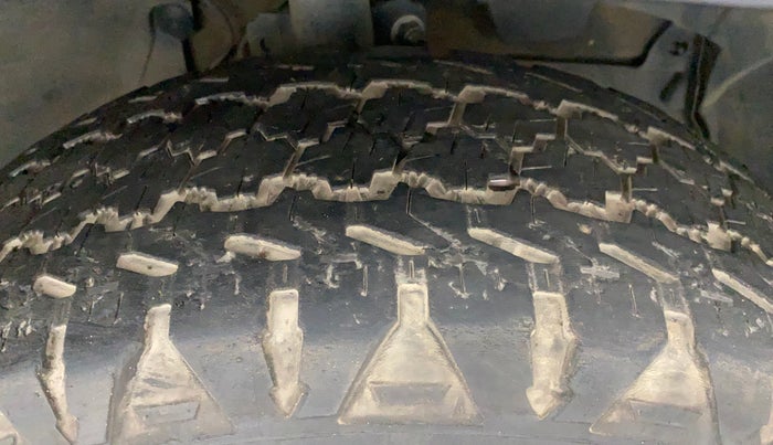 2014 Renault Duster 85 PS RXL DIESEL, Diesel, Manual, 91,671 km, Right Front Tyre Tread