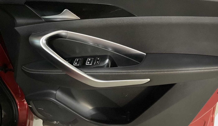 2020 MG HECTOR SHARP HYBRID 1.5 PETROL, Petrol, Manual, 43,279 km, Driver Side Door Panels Control