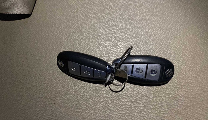 2018 Maruti Ciaz ALPHA 1.5 SHVS PETROL, Petrol, Manual, 51,338 km, Key Close Up