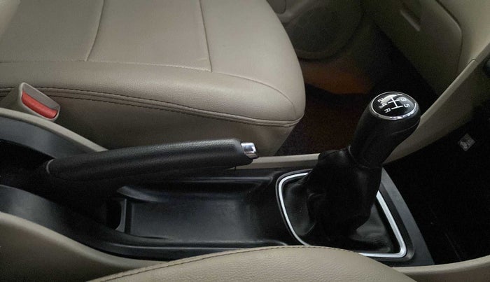 2018 Maruti Ciaz ALPHA 1.5 SHVS PETROL, Petrol, Manual, 51,338 km, Gear Lever