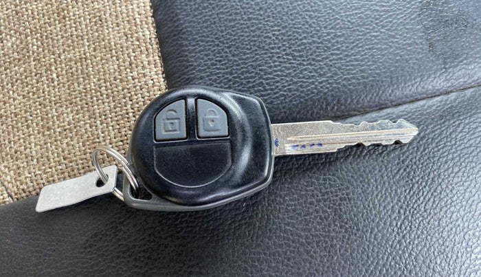 2014 Maruti Swift VXI, Petrol, Manual, 14,204 km, Key Close Up
