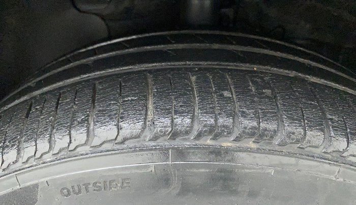 2018 Hyundai Verna 1.4 EX PETROL, Petrol, Manual, 30,520 km, Right Rear Tyre Tread