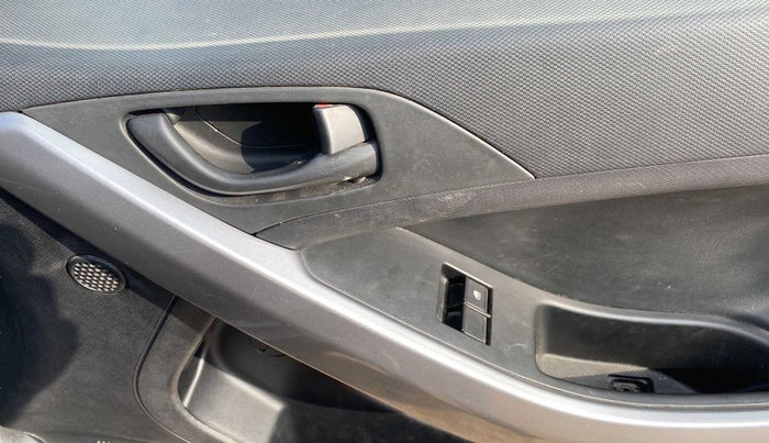 2022 Tata NEXON XE PETROL, Petrol, Manual, 21,025 km, Driver Side Door Panels Control