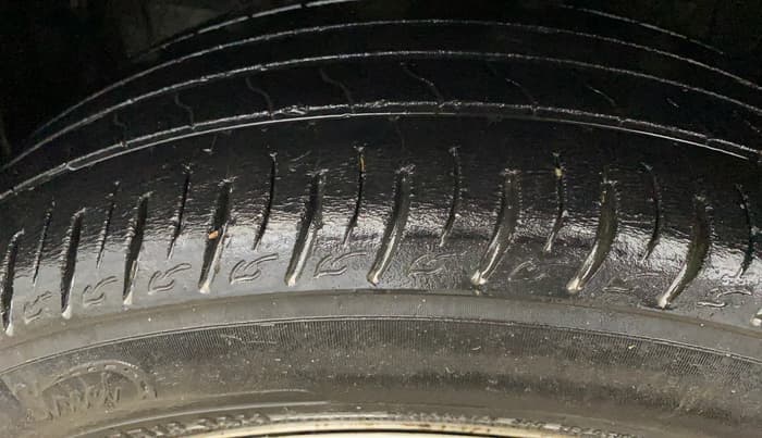 2020 Maruti Vitara Brezza LXI, Petrol, Manual, 48,553 km, Left Front Tyre Tread