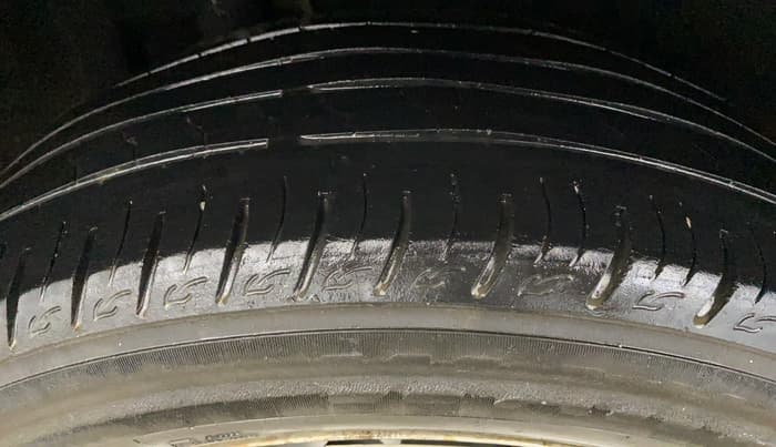 2020 Maruti Vitara Brezza LXI, Petrol, Manual, 48,553 km, Right Rear Tyre Tread