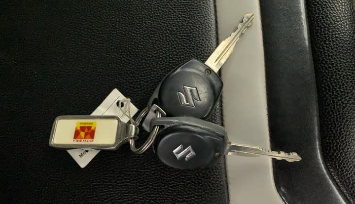 2020 Maruti Vitara Brezza LXI, Petrol, Manual, 48,553 km, Key Close Up