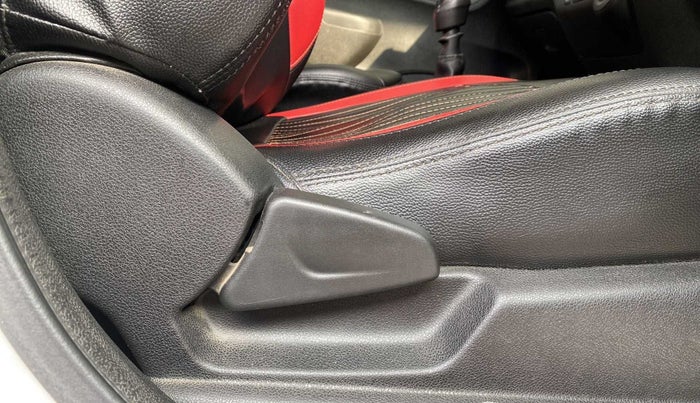 2019 Renault Kwid RXL, Petrol, Manual, 86,392 km, Driver Side Adjustment Panel