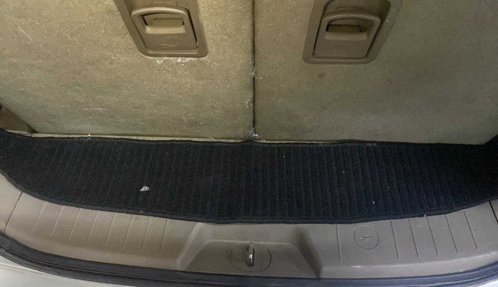 2014 Mahindra XUV500 W4, Diesel, Manual, 93,677 km, Boot Inside