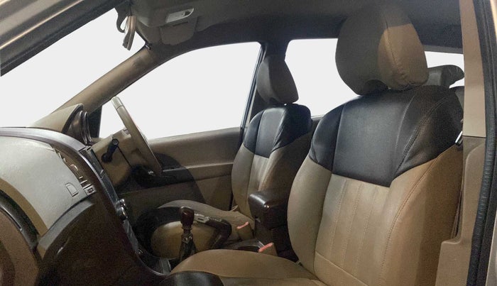 2014 Mahindra XUV500 W4, Diesel, Manual, 93,677 km, Right Side Front Door Cabin