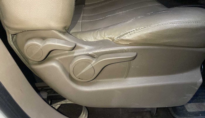 2014 Mahindra XUV500 W4, Diesel, Manual, 93,677 km, Driver Side Adjustment Panel