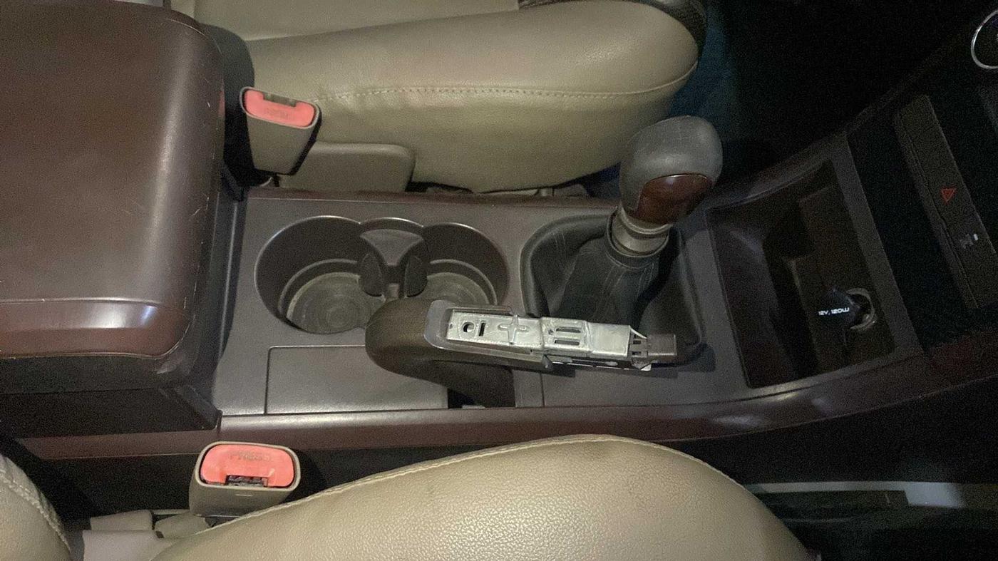 2014 Mahindra XUV500 W4, Diesel, Manual, 93,677 km, Gear Lever