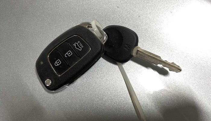 2022 Hyundai GRAND I10 NIOS MAGNA 1.2 KAPPA VTVT CNG, CNG, Manual, 6,818 km, Key Close Up