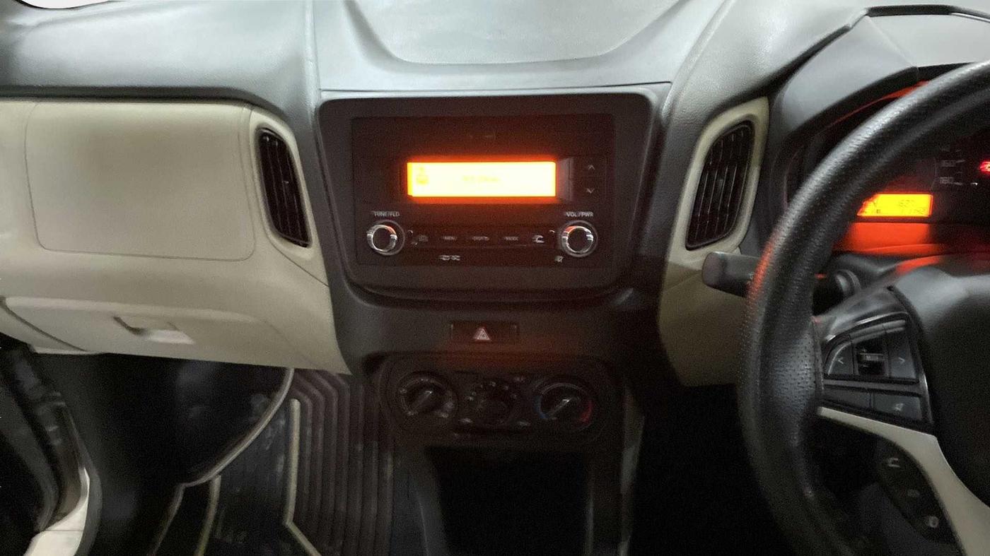 2019 Maruti New Wagon-R VXI 1.2 AMT, Petrol, Automatic, 11,607 km, Infotainment System