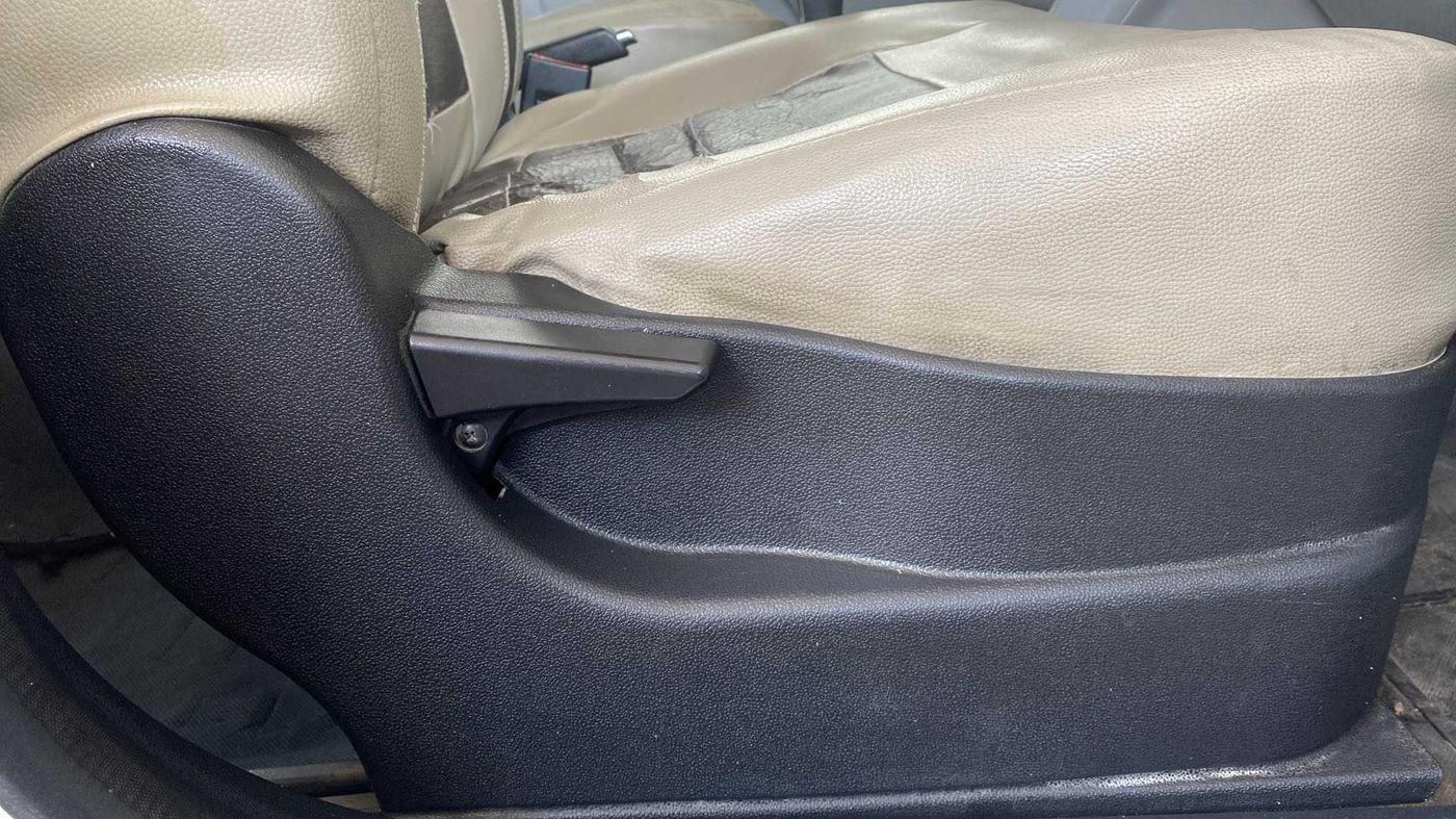2019 Tata Tiago XT DIESEL, Diesel, Manual, 1,13,660 km, Driver Side Adjustment Panel