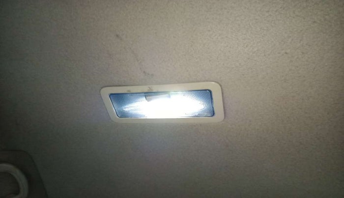2019 Tata Tiago XT DIESEL, Diesel, Manual, 1,13,660 km, Ceiling - Roof lining minor dirty