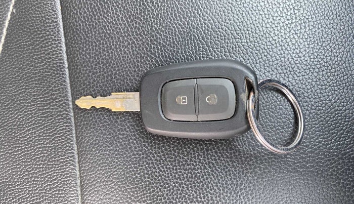 2021 Renault Kwid RXT 1.0 (O), Petrol, Manual, 10,664 km, Key Close Up