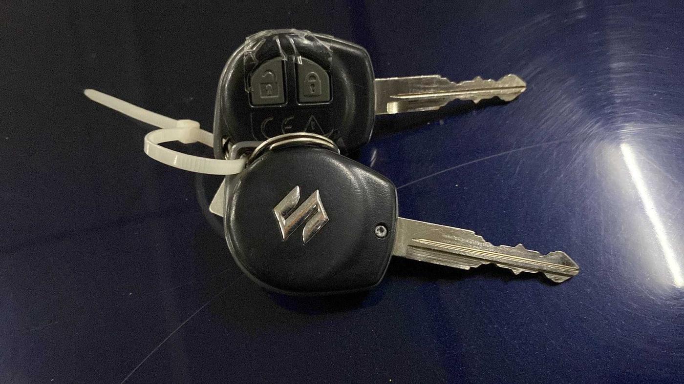 2021 Maruti Swift VXI, Petrol, Manual, 30,004 km, Key Close Up