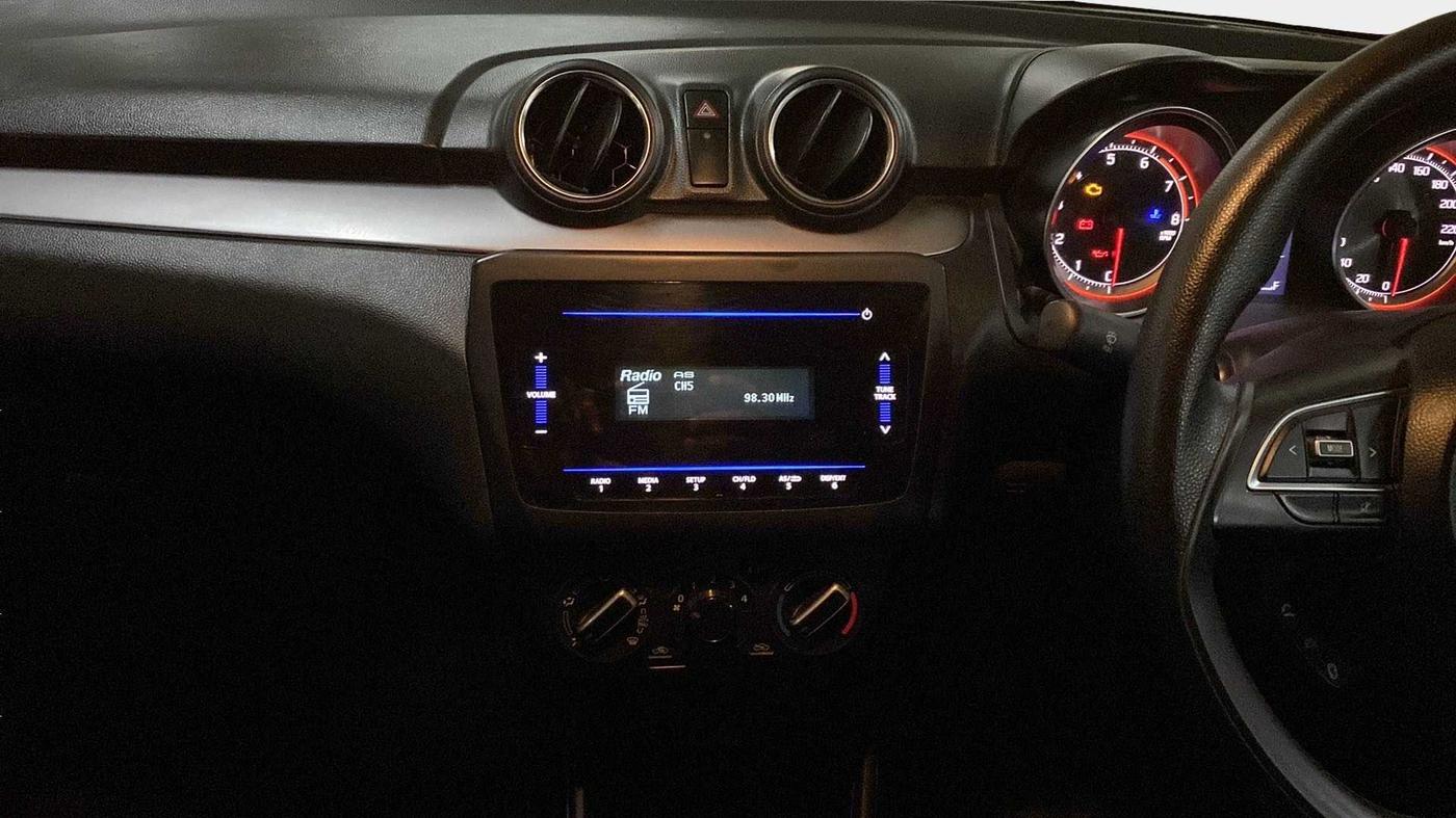 2021 Maruti Swift VXI, Petrol, Manual, 30,004 km, Infotainment System