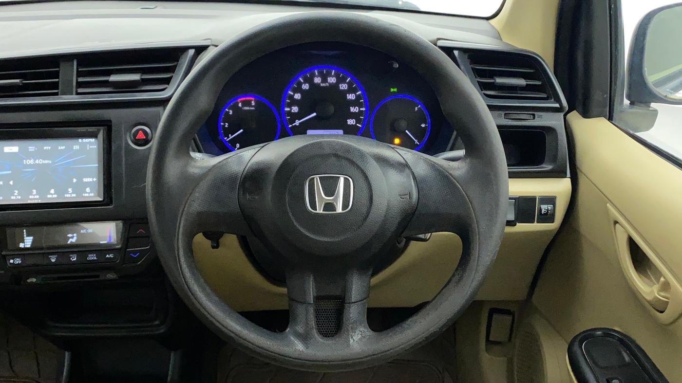 2017 Honda Amaze 1.5L I-DTEC E, Diesel, Manual, 1,20,201 km, Steering Wheel Close Up