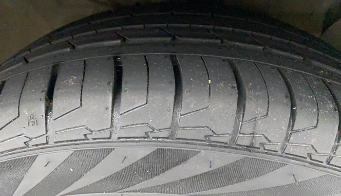 2018 Hyundai Creta SX AT 1.6 PETROL, Petrol, Automatic, 37,663 km, Right Front Tyre Tread