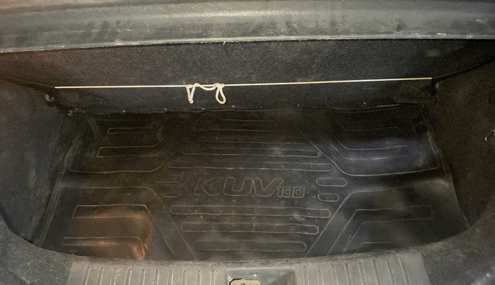 2017 Mahindra Kuv100 K6 PLUS D 6 STR, Diesel, Manual, 39,312 km, Boot Inside