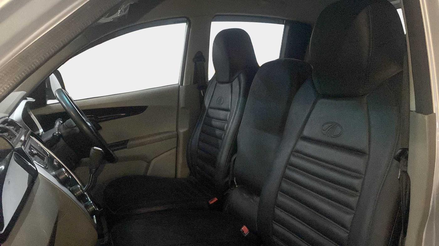 2017 Mahindra Kuv100 K6 PLUS D 6 STR, Diesel, Manual, 39,312 km, Right Side Front Door Cabin