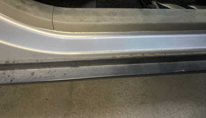 2017 Mahindra Kuv100 K6 PLUS D 6 STR, Diesel, Manual, 39,312 km, Right running board - Minor scratches