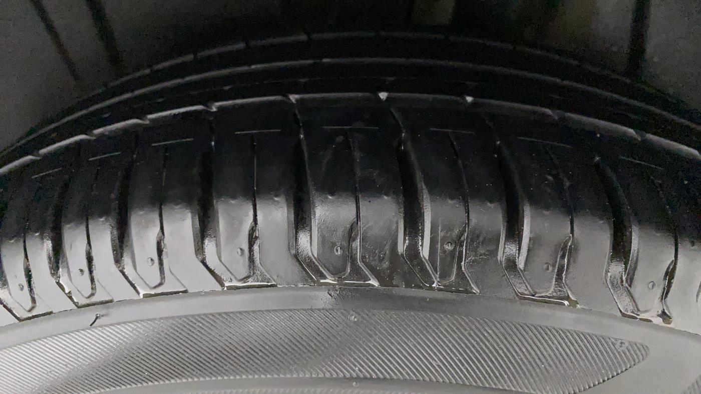 2021 Maruti XL6 ALPHA AT, Petrol, Automatic, 7,647 km, Left Rear Tyre Tread