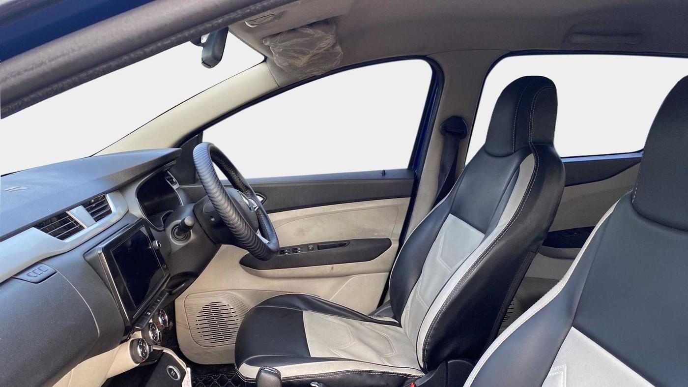 2021 Renault TRIBER RXZ AMT DUAL TONE, CNG, Automatic, 51,427 km, Right Side Front Door Cabin