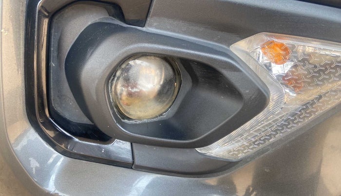 2020 Tata NEXON XM PETROL, Petrol, Manual, 18,387 km, Right fog light - Not working
